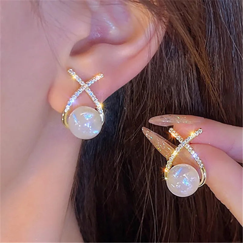 Elegant Gold Heart Pearl Stud Earrings for Women – Korean Fashion 2025 Jewelry