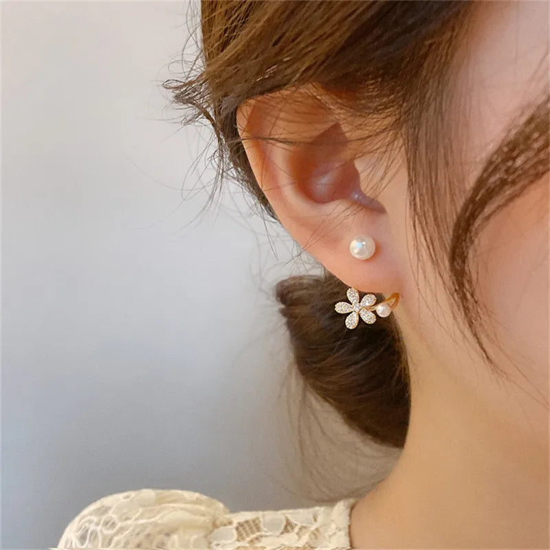 Elegant Gold Heart Pearl Stud Earrings for Women – Korean Fashion 2025 Jewelry