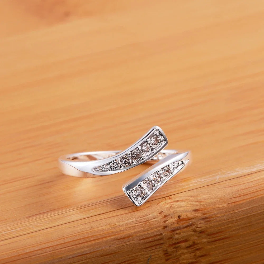 Adjustable Crystal Star Ring for Women – Elegant Silver-Tone Wedding & Party Jewelry Gift