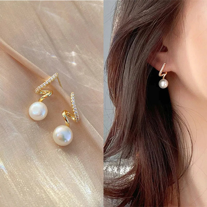 Elegant Gold Heart Pearl Stud Earrings for Women – Korean Fashion 2025 Jewelry