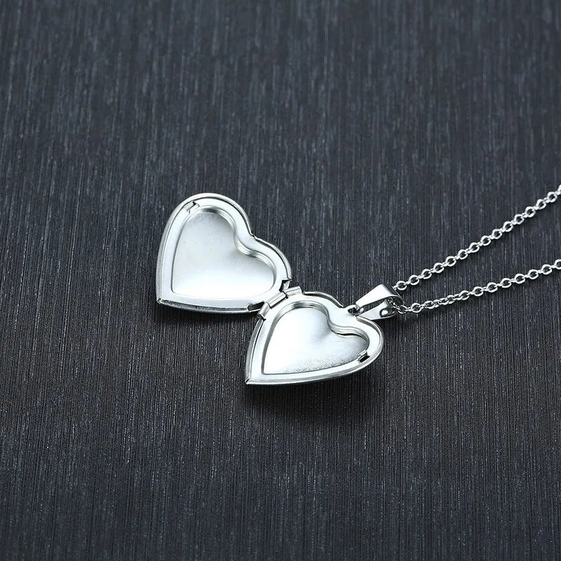 Locking Heart Photo Locket Necklace – Personalized Stainless Steel Pendant for Women & Men