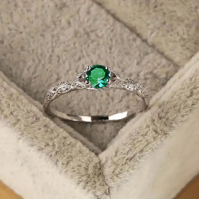 Elegant Cubic Zirconia Fashion Ring for Women – Minimalist Trendy Wedding Band